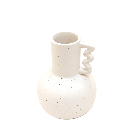 CM151 Ceramic Vase W/Handle 5.5" x 5.5" x 7.75"