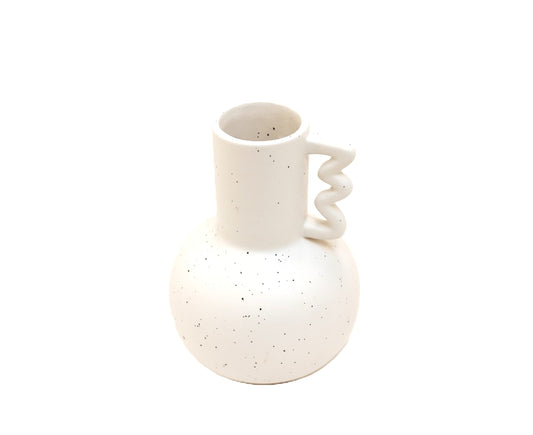 CM151 Ceramic Vase W/Handle 5.5" x 5.5" x 7.75"
