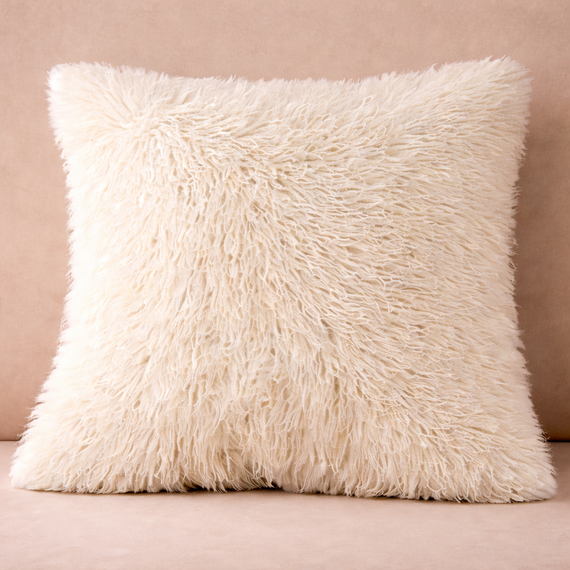 PIL100 Fluffy White Pillow 20" x 20" PK2