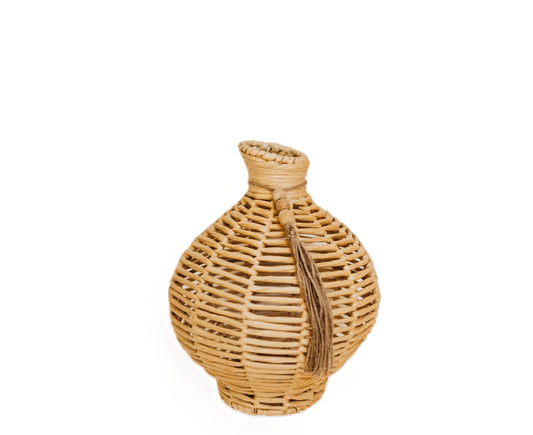 N119 Wicker Basket Vase w/Tassel 9.5" x 9.25" x 12"
