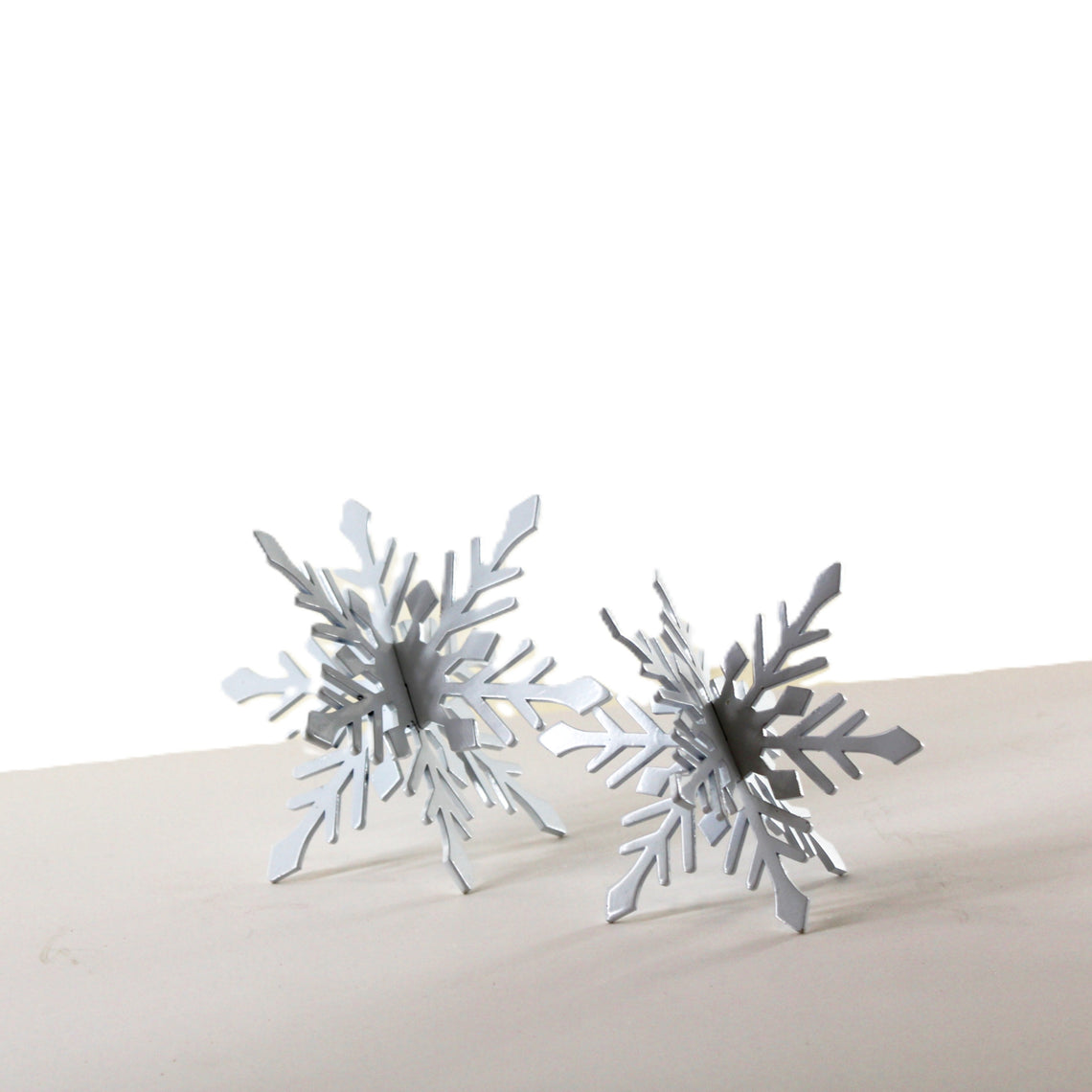 PR156 Metal   Snowflake White 4.25" x 4.25" x 4.5" & 6" x 6" x 6", Set of 2 PK2