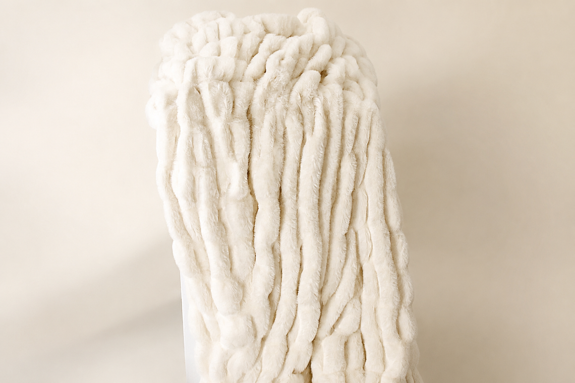 THR100 Soft Cozy White Throw 50" x 60" PK2