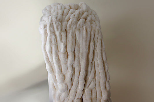 THR100 Soft Cozy White Throw 50" x 60" PK2